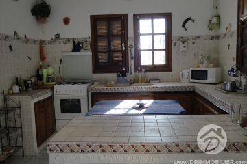 L 27 -                            Sale
                           Villa avec piscine Djerba